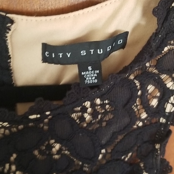 City Studio lace mini skater sleeveless dress fully lined, size 5- us 6 - Picture 2 of 10